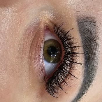 Наращивание ресниц
                    Мастер маникюра Яна Харьков