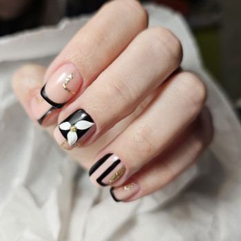 Наращивание ногтей
                    Майстер манікюру Яна Харків