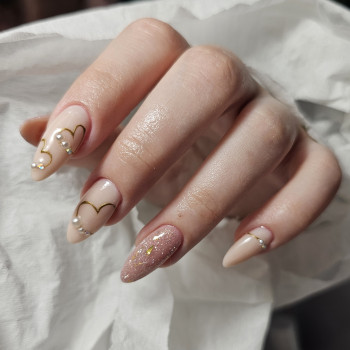 Наращивание ногтей
                    Майстер манікюру Яна Харків