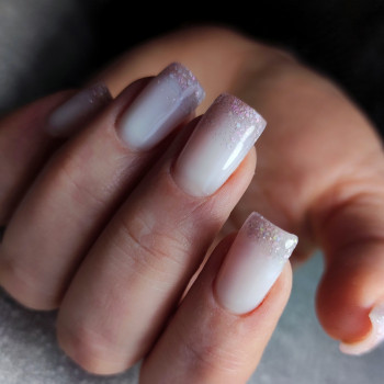 Манікюр з покриттям та укріпленням
                    Майстер манікюру Тетяна Чернівці