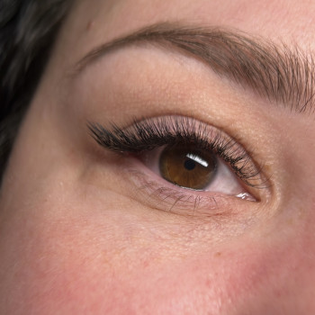 Нарощування вій 3Д
                    Преподаватель курсов красоты Оксана Николаев