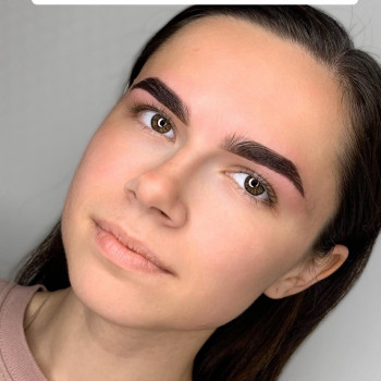 Моделювання та фарбування брів
                    Мастер перманентного макияжа Александра Кривой Рог