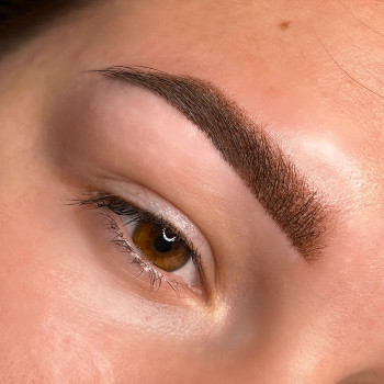 Моделювання та фарбування брів
                    Мастер перманентного макияжа Александра Кривой Рог