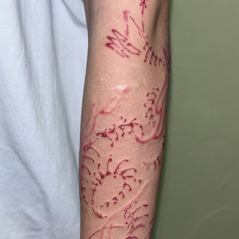 Тату на руці абстракція, фото - Тату салон Meeko.tatts