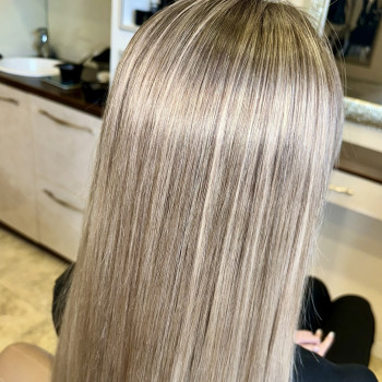 Фарбування волосся
                    Салон красоты Krasa Днепр