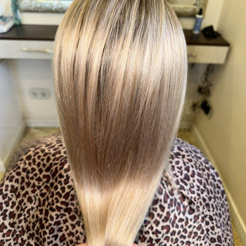 Фарбування волосся
                    Салон красоты Krasa Днепр