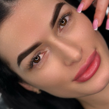 Перманент брів
                    Лешмейкер Нина Николаев