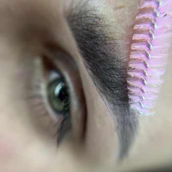 ⚜️Пудровое напыление 
Сразу после процедуры 
Брови на 1-1,5 года

Макросъемка