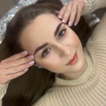 ⚜️Пудровое напыление 
Сразу после процедуры коррекции 
Брови на 1-1,5 года