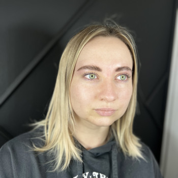 Ламінування брів з фарбуванням
                    Бровист Ирина Николаев