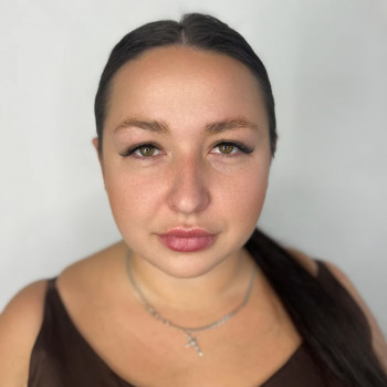 Фарбування брів
                    Бровіст Ирина Миколаїв