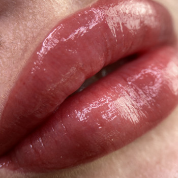 Перманент губ
                    Бровіст Майя Дніпро