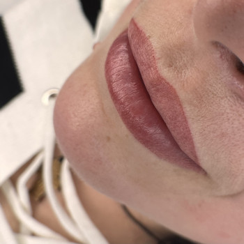 Перманент губ
                    Бровіст Майя Дніпро