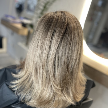 Шатуш Еір-тач Фарбування в техніці
                    Перукар Тетяна Ірпінь