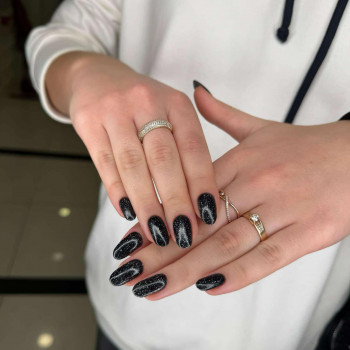 Манікюр зі зняттям та покриттям
                    Салон красоты Fargo Киев