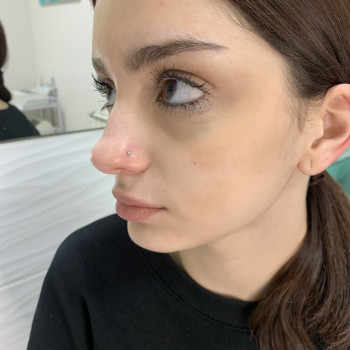 Пірсинг крила носа