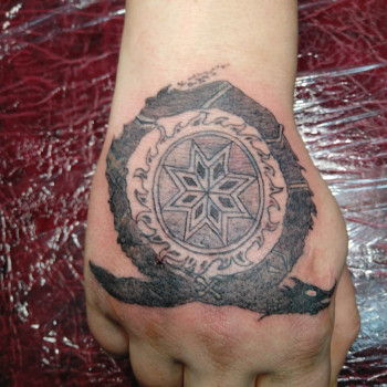 Тату мужские на кисти, фото - Тату мастер Наталия Дзюбина