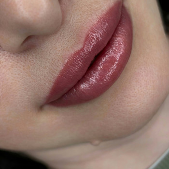 ПЕРМАНЕНТНИЙ макіяж
                    Мастер перманентного макияжа Алена Вишнёвое