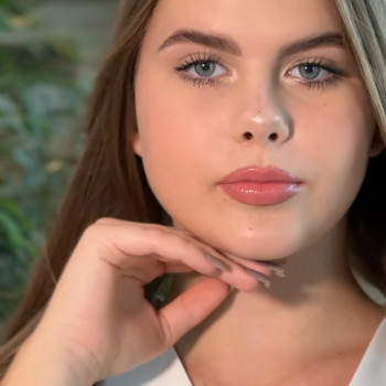 Натуральне фарбування брів