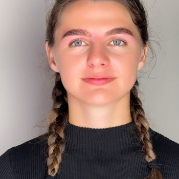 Натуральне фарбування брів