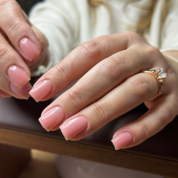 Манікюр
                    Косметологический центр 949 Beauty Lounge Ужгород