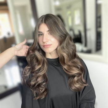 Окрашивание волос
                    Перукар Оля Кривий Ріг