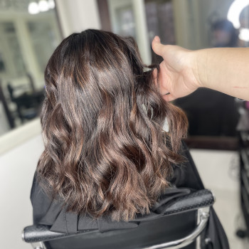 Окрашивание волос
                    Перукар Оля Кривий Ріг