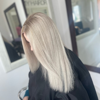 Окрашивание волос
                    Перукар Оля Кривий Ріг