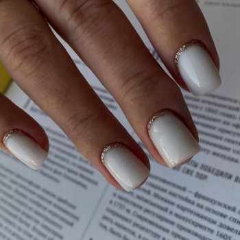 белый маникюр, лунный маникюр