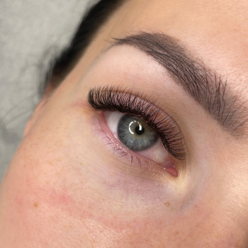 Нарощення вій в 3D обʼємі
                    Лешмейкер Анна Здолбунов