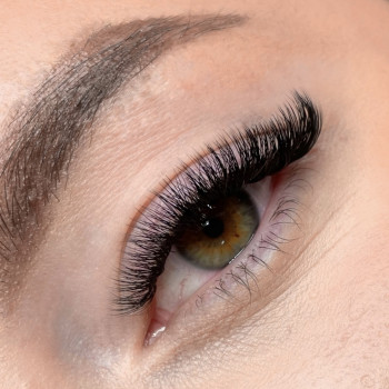 Нарощення вій в обʼємах 4-5D
                    Лешмейкер Анна Здолбунов