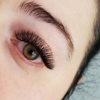 Нарощення вій в обʼємах 4-5D
                    Лешмейкер Анна Здолбунов