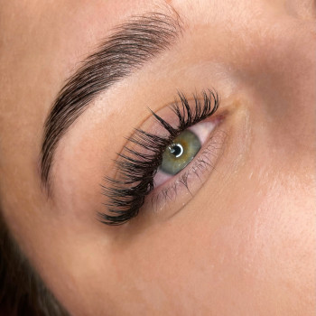 Нарощення вій в мокрому ефекті
                    Лешмейкер Анна Здолбунов