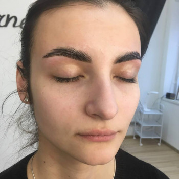 довготривала укладка брів