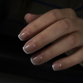 Манікюр
                    Мастер маникюра Влада Николаев