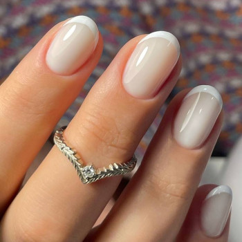 Манікюр з покриттям гель-лак
                    Салон красоты Beauty Corner Ужгород