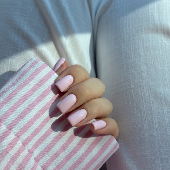 Манікюр з покриттям гель-лак
                    Салон красоты Beauty Corner Ужгород