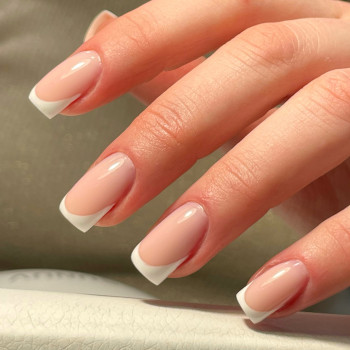 Нарощення нігтів
                    Салон красоты Beauty Corner Ужгород