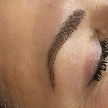 Волосковий ефект, перманент брів
                    Майстер перманентного макіяжу Инна Київ