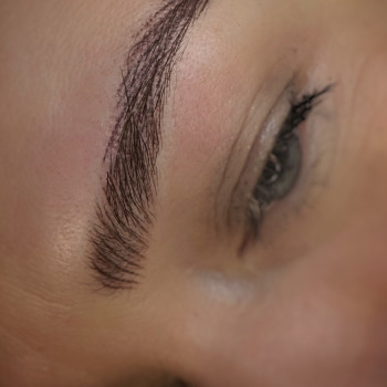 Волосковий ефект, перманент брів
                    Майстер перманентного макіяжу Инна Київ