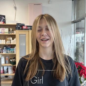 Фарбування волосся
                    Перукар  Київ