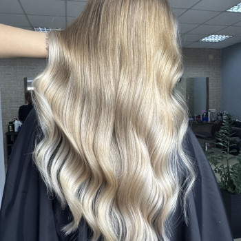 Фарбування волосся
                    Салон красоты Bonjour Львов