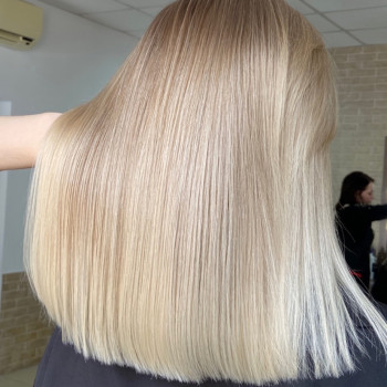 Фарбування волосся
                    Салон красоты Bonjour Львов