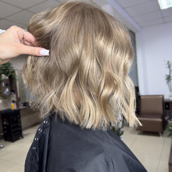 Фарбування волосся
                    Салон красоты Bonjour Львов