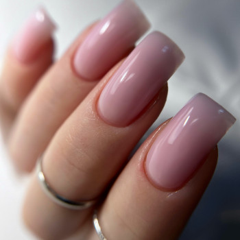 Нарощування нігтів