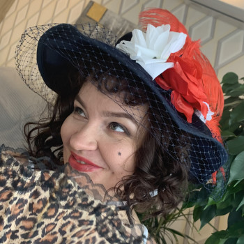 Макіяж
                    Салон красоты HelenS Харьков