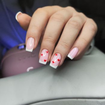 Манікюр із серцями френч, фото - Майстер манікюру Вікторія