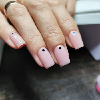 Манікюр
                    Мастер маникюра Виктория Киев