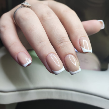 Манікюр
                    Мастер маникюра Виктория Киев