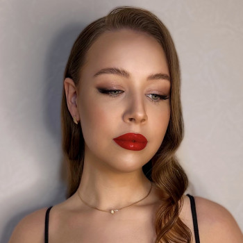 Зачіска
                    Визажист Тетяна Киев